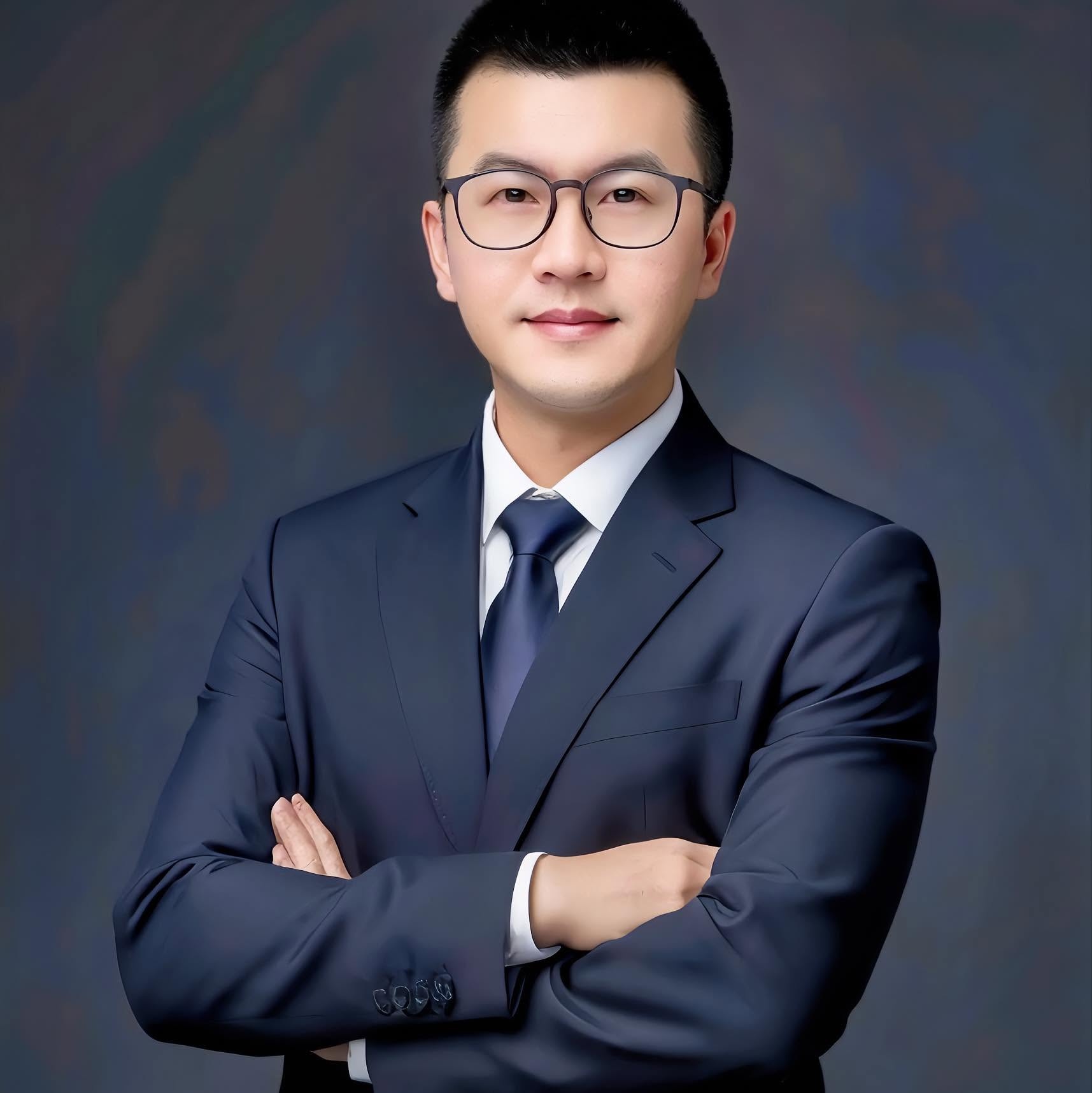 陳新孟經理資深法拍標售專案顧問形象照